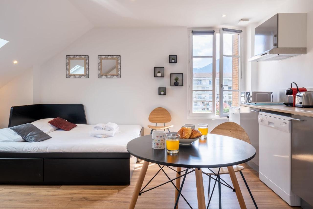 Guestready - Ancolie - Chaumontel Studio Apartment Annecy Bagian luar foto